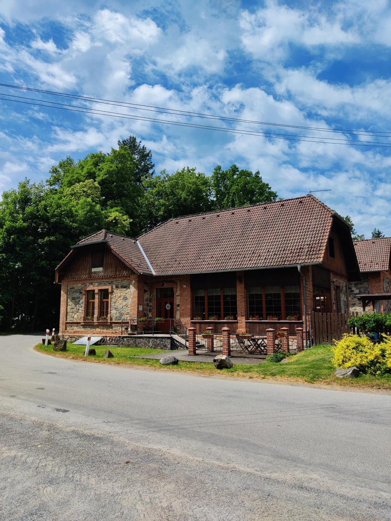 Penzion Pacovka Hotel Chynov Bagian luar foto